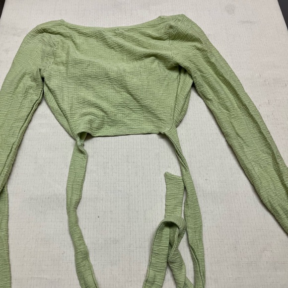Urban Outfitters XS lime cropped wrap top - Picture 7 of 10